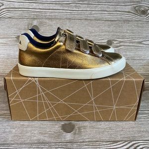 Veja size 3 Clearance